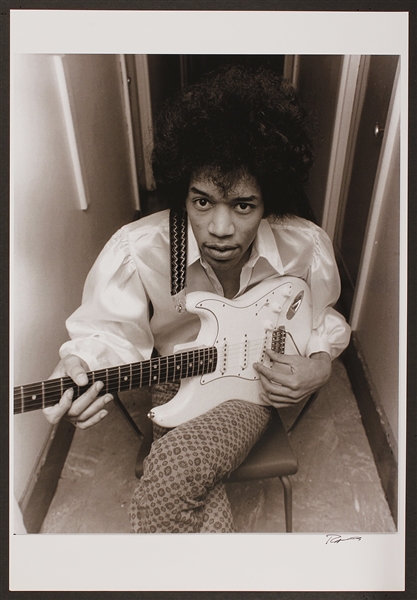 Jimi Hendrix Original Robert Rabanne Signed 13 x 19 Photograph