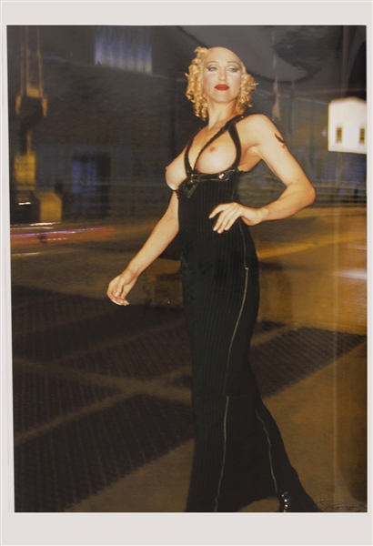Madonna Original Roberto Rabanne Signed 13 x 19 Photograph