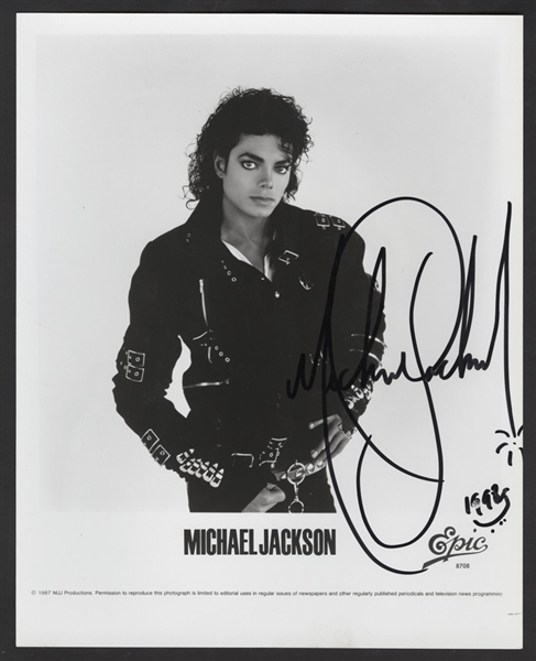 Michael Jackson Personally Owned Signed Portrait Photograph Given to His Nephew 