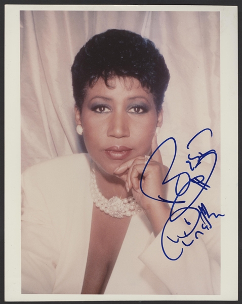 Aretha Franklin Signed 8 x 10 Photograph 