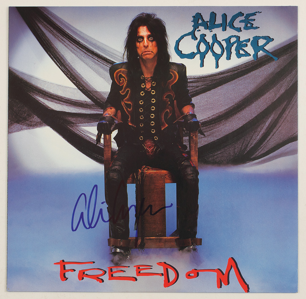 Alice cooper trash. Элис Купер 2001. Alice Cooper дискография. Элис Купер в 2000 году. Alice Cooper обложка 80.