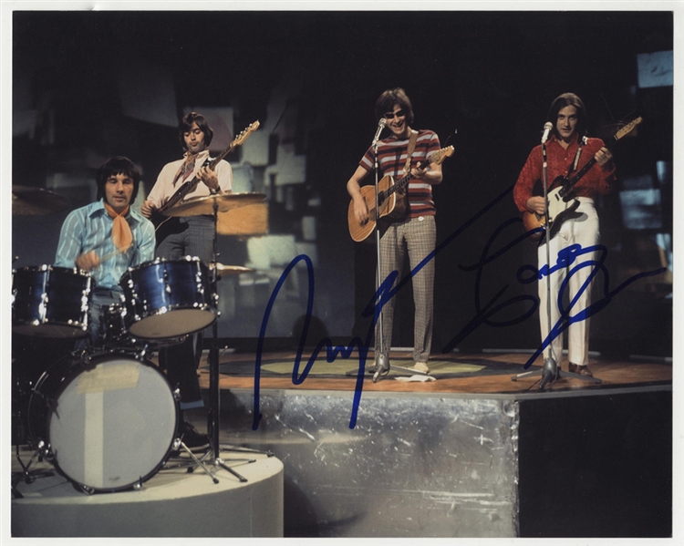 The Kinks Ray and Dave Davies Signed 8 x 10 Photograph 