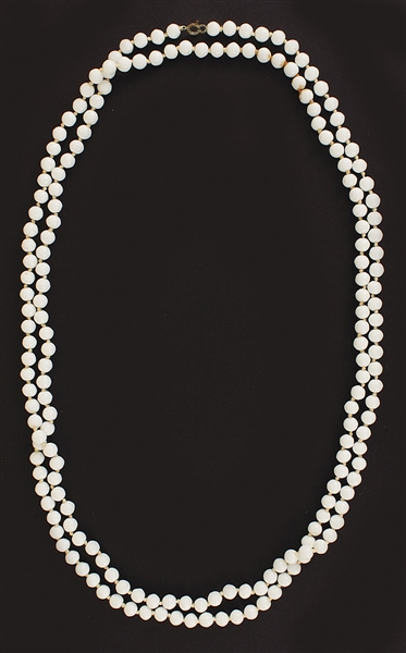 Marilyn Monroe "Some Like It Hot" Richard Avedon Publicity Photo Shoot Worn White Bead Necklace 
