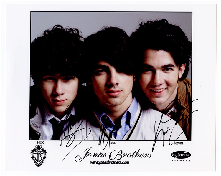 Lot Detail Jonas Brothers Signed Photograph Archive 9018