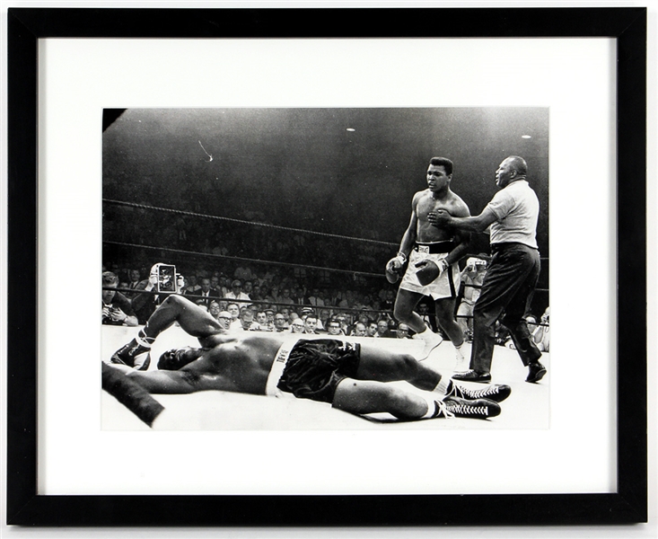 Muhammad Ali vs. Sonny Liston II (1965) Original 11x14 Wire Photograph