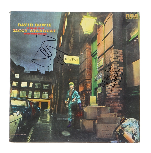 David Bowie Signed "The Rise and Fall of Ziggy Stardust and the Spiders from Mars" Album David Bowie Autographs LOA