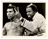 Muhammad Ali Signed Photograph 