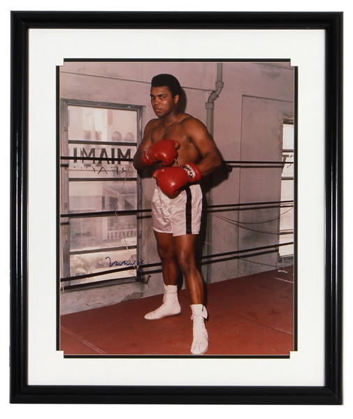 Muhammad Ali Signed Photograph (JSA)