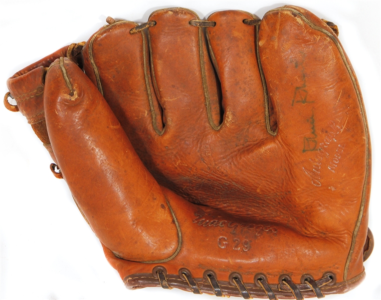 Robin Roberts Autographed Signature Model Glove