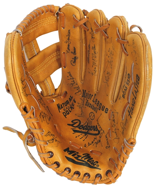 Baseball Greats (50+) Signed Glove - Featuring Duke Snider