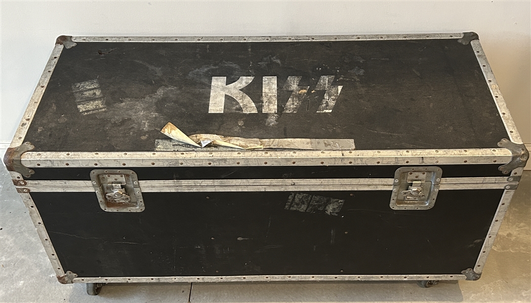 KISS Road Case 1975 - 1976 Dressed To Kill & Alive Concert Tours Used for Peter Criss Silver Drumset Tom Drums