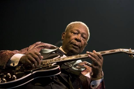 B.B. King Stage Played & Signed 2005 Gibson Lucille Guitar with Stage Used & Signed Microphone (JSA & RGU)