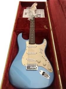 Amy Winehouse Signed Guitar (PSA/DNA)