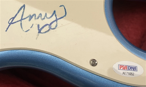 Amy Winehouse Signed Guitar (PSA/DNA)