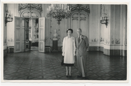 Edward VIII and Wallis Simpson's Iconic Wedding 1937 Archive - Featuring Boxed Piece of Wedding Cake, Dried Pieces of Bridal Bouquet and Autographs